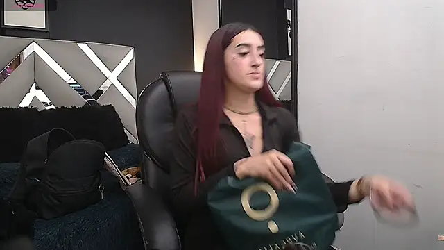 Snapshot of Miia_bunny chatting on October 30, 2025, 8:09 pm Miia bunny online show from October 30, 2025, 8:09 pm