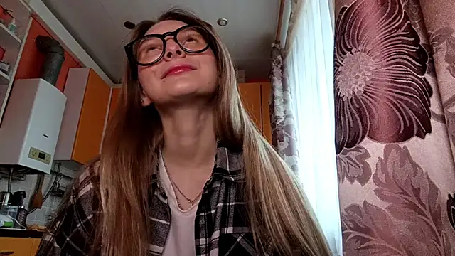 Snapshot of Nymera_flare chatting on October 30, 2025, 7:10 am Nymera flare online show from October 30, 2025, 7:10 am