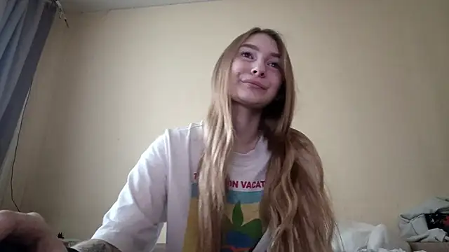 Snapshot of Nymera_flare chatting on November 5, 2025, 7:30 am Nymera flare online show from November 5, 2025, 7:30 am