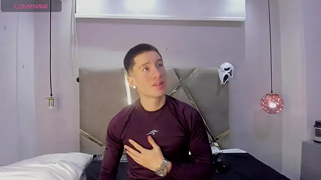 HunterHeat  online show from October 17, 2025, 12:08 pm