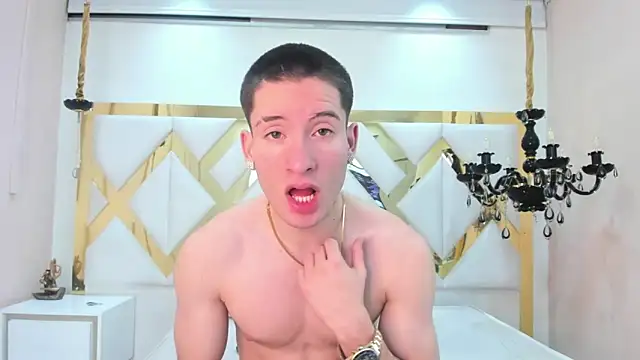 HunterHeat  online show from November 3, 2025, 12:39 pm