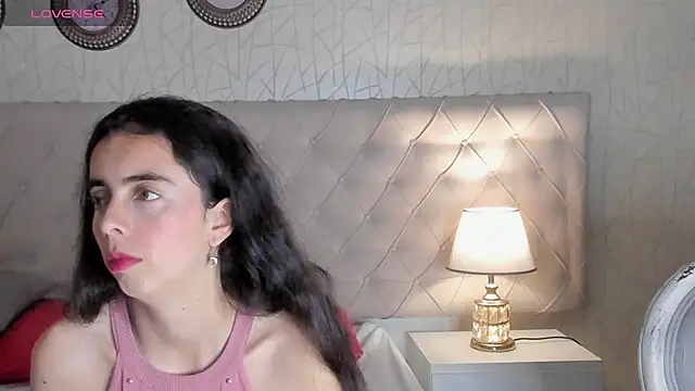 Snapshot of EmmaaGrey chatting on October 1, 2025, 1:17 pm EmmaaGrey online show from October 1, 2025, 1:17 pm