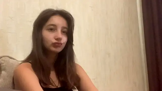 Snapshot of Cutie_Emilia chatting on September 23, 2025, 8:39 am Cutie Emilia online show from September 23, 2025, 8:39 am