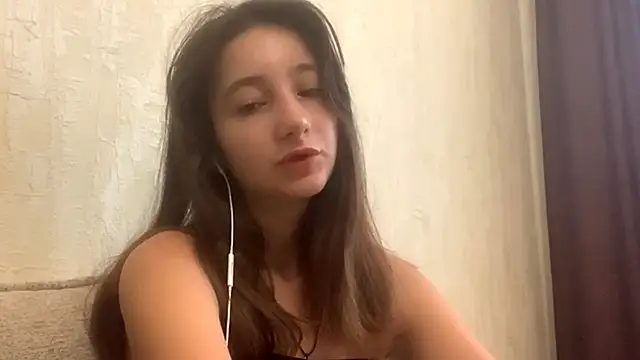 Snapshot of Cutie_Emilia chatting on September 24, 2025, 6:06 am Cutie Emilia online show from September 24, 2025, 6:06 am
