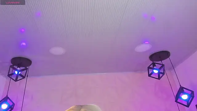 AnaVelvett online show from October 20, 2025, 7:03 pm