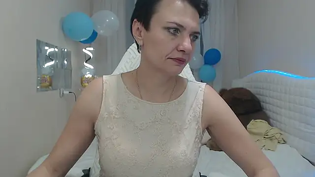 AvaSaturnian online show from October 2, 2025, 12:34 pm