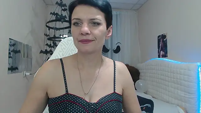 AvaSaturnian online show from October 17, 2025, 12:30 pm