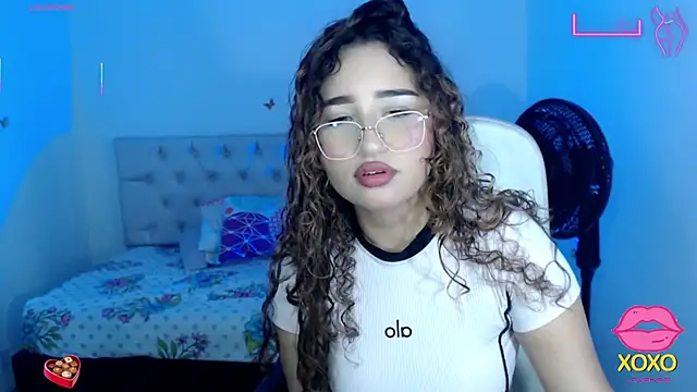 Snapshot of sasha_17_ chatting on October 6, 2025, 5:10 pm sasha 17 online show from October 6, 2025, 5:10 pm