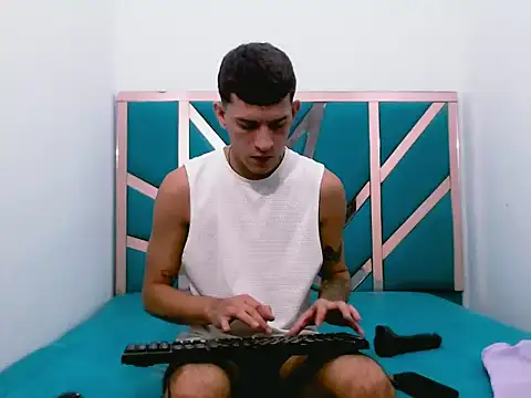 dilan abraham12 online show from September 18, 2025, 7:27 pm