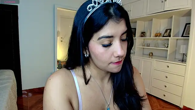 nina moen online show from November 1, 2025, 3:19 am