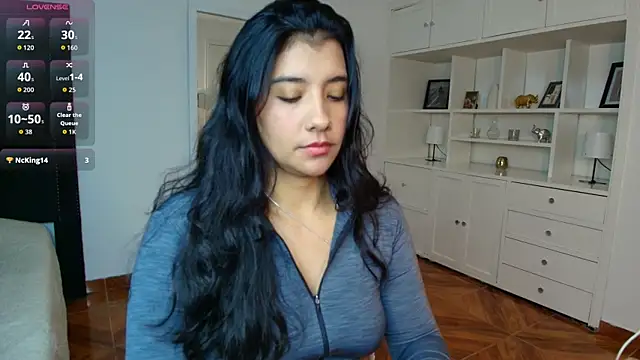 nina moen online show from November 23, 2025, 3:17 am