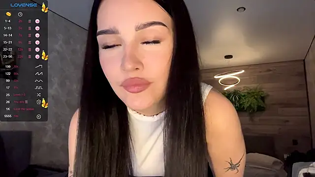 AuraJefcoat online show from May 28, 2026, 1:41 pm