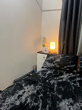 AngelHille online show from September 29, 2025, 3:28 pm