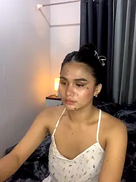 AngelHille online show from October 16, 2025, 4:57 am