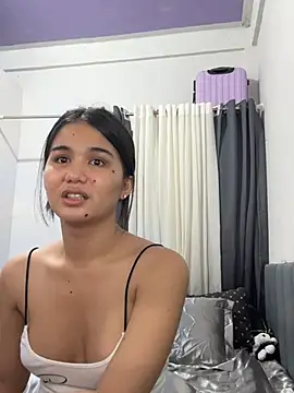 Snapshot of AngelHille chatting on July 14, 2026, 8:03 pm AngelHille online show from July 14, 2026, 8:03 pm