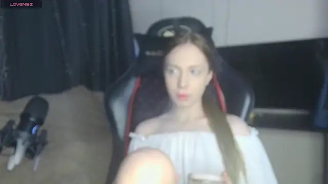 BabbbyFoxxx online show from March 13, 2026, 7:04 am