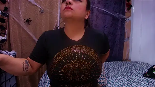 sweegirl69 online show from October 31, 2025, 11:55 am