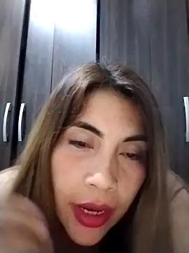 Snapshot of Camila_latina_0 chatting on November 13, 2025, 4:22 am Camila latina 0 online show from November 13, 2025, 4:22 am