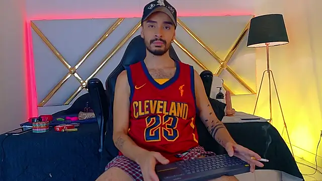 HairyDiamond  online show from October 27, 2025, 7:07 pm