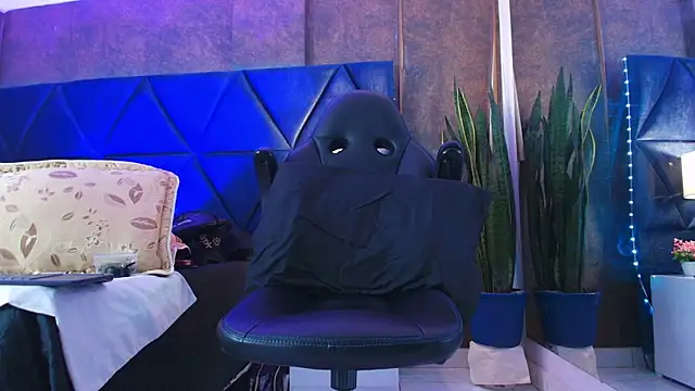 HairyDiamond  online show from November 7, 2025, 1:11 pm