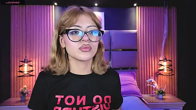 AlanaWalker9 online show from April 15, 2026, 11:39 am