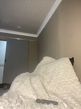 Moonzy77 online show from November 8, 2025, 11:25 pm