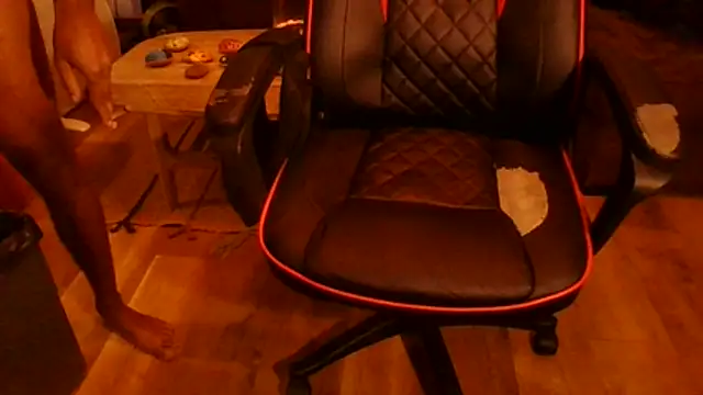 Snapshot of couple2612 chatting on November 17, 2025, 5:19 pm couple2612 online show from November 17, 2025, 5:19 pm