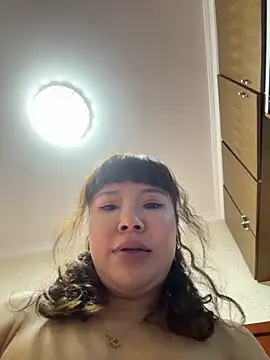 Snapshot of Xinlan-Asia chatting on October 3, 2025, 6:27 pm Xinlan-Asia online show from October 3, 2025, 6:27 pm