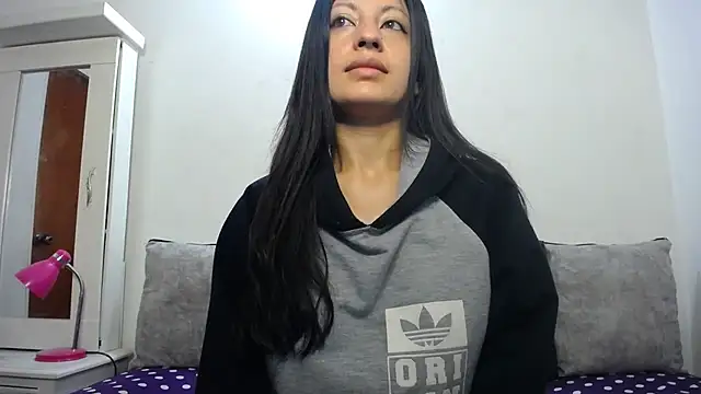 Taylormegan online show from November 4, 2025, 2:38 pm