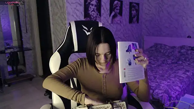 Kitti study online show from October 9, 2025, 9:51 am