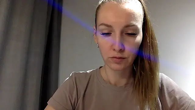 Varnyx online show from November 25, 2025, 7:14 pm