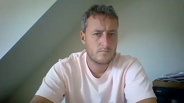 Londonlad818 online show from August 5, 2026, 11:46 am