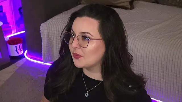 Mia Swano online show from April 14, 2026, 1:44 am