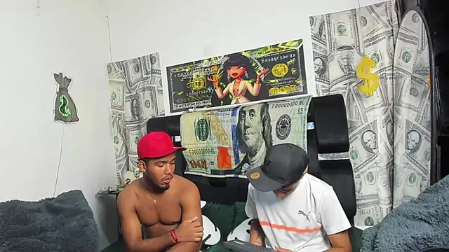 Snapshot of Venezuelan_threesome chatting on September 10, 2025, 1:49 am Venezuelan threesome online show from September 10, 2025, 1:49 am