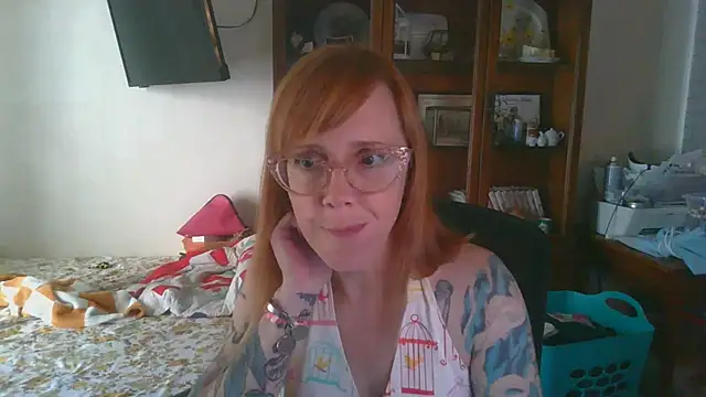 Snapshot of vintagelorraine chatting on September 10, 2025, 7:14 pm vintagelorraine online show from September 10, 2025, 7:14 pm