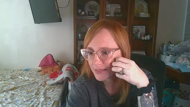 Snapshot of vintagelorraine chatting on September 15, 2025, 4:51 pm vintagelorraine online show from September 15, 2025, 4:51 pm