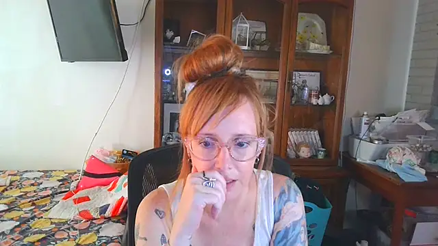 Snapshot of vintagelorraine chatting on September 21, 2025, 6:20 pm vintagelorraine online show from September 21, 2025, 6:20 pm