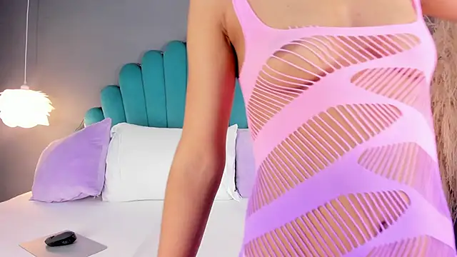 VanessaLogan online show from October 18, 2025, 10:43 pm