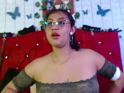 Emiily Johamson online show from October 4, 2025, 1:36 am