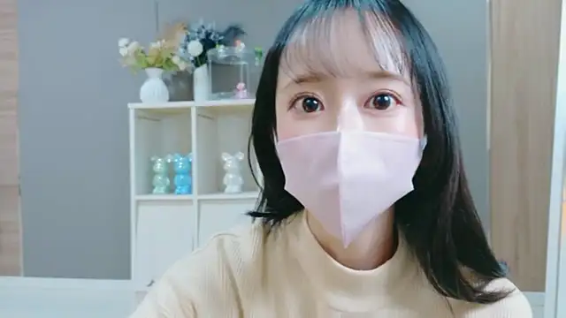 Kurumi chan  online show from November 3, 2025, 8:15 am