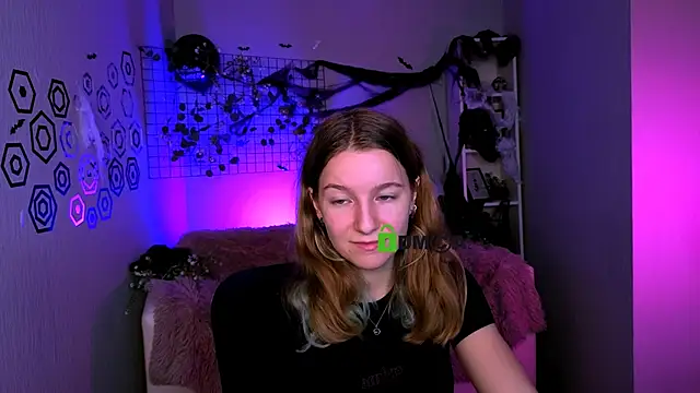 Snapshot of benny_duglas chatting on October 26, 2025, 10:43 am benny duglas online show from October 26, 2025, 10:43 am