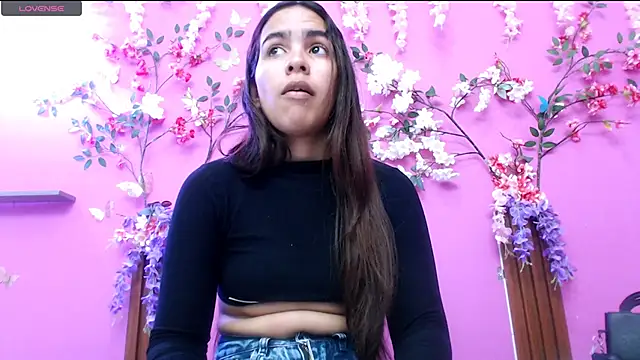Snapshot of skinnysofia18 chatting on June 20, 2026, 2:09 pm skinnysofia18 online show from June 20, 2026, 2:09 pm