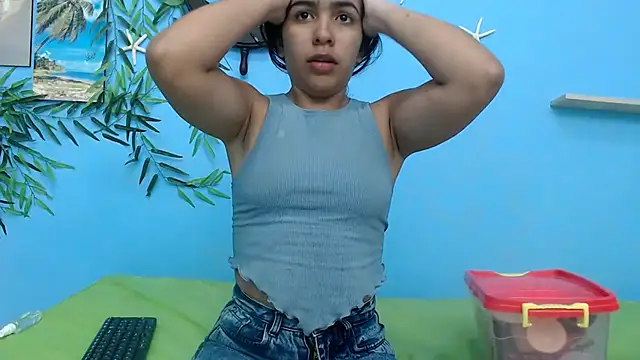 Snapshot of skinnysofia18 chatting on July 19, 2026, 2:10 pm skinnysofia18 online show from July 19, 2026, 2:10 pm