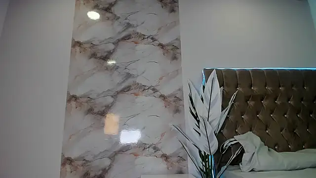 SeleneMakris online show from November 22, 2025, 8:19 pm