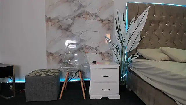 SeleneMakris online show from December 23, 2025, 6:22 am