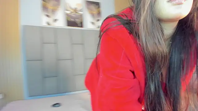 Stefany gonzales  online show from October 12, 2025, 12:48 pm