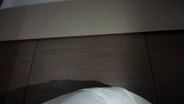 Liiz 01 online show from November 25, 2025, 2:55 am