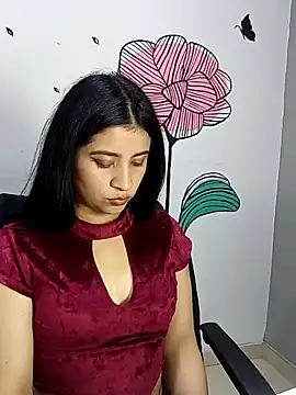 ValerieLove  online show from October 14, 2025, 7:47 pm