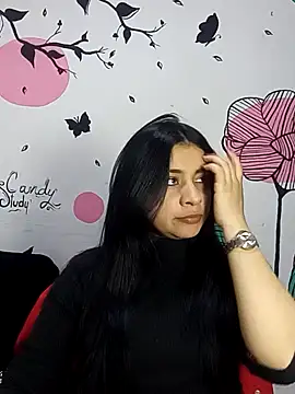 ValerieLove  online show from October 15, 2025, 8:31 pm