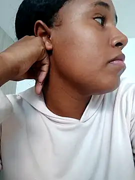 MoniqueMulberry online show from November 5, 2025, 7:25 pm